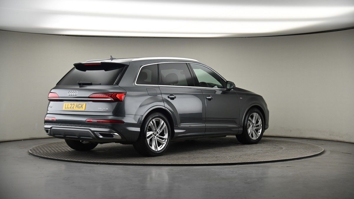 More views of Audi Q7