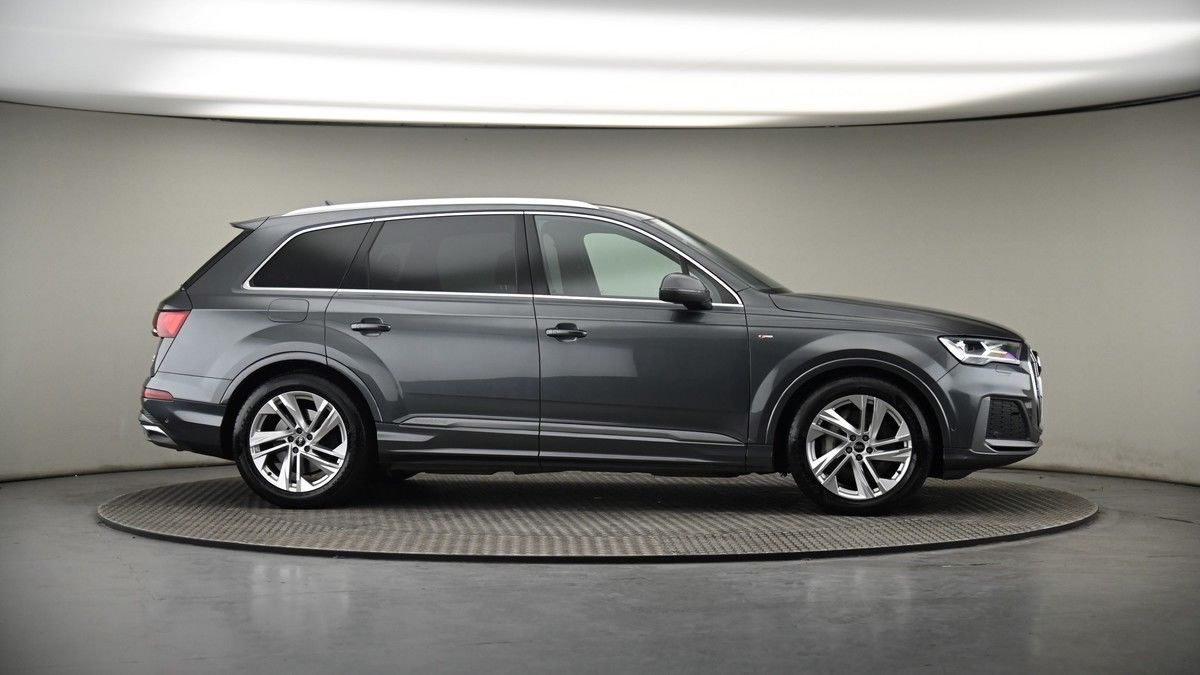 More views of Audi Q7