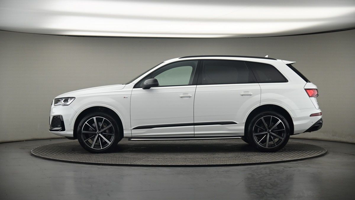 More views of Audi Q7