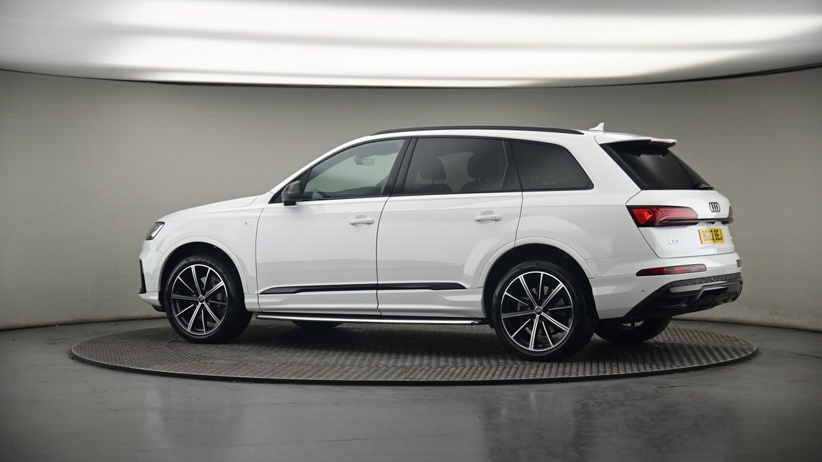 More views of Audi Q7