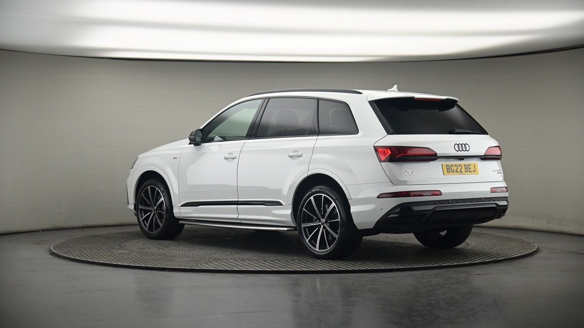 More views of Audi Q7