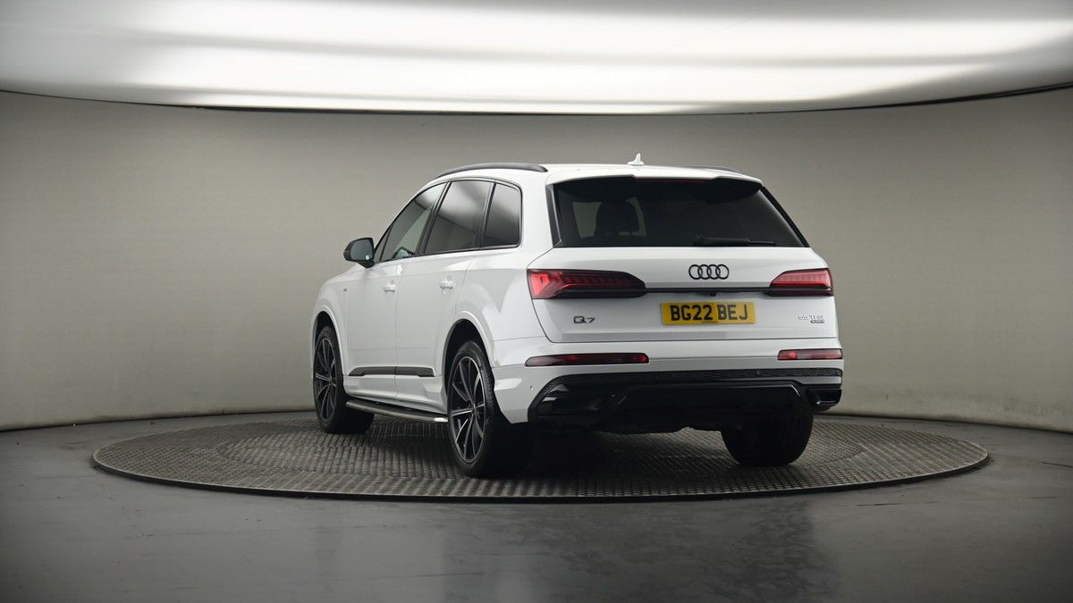 More views of Audi Q7