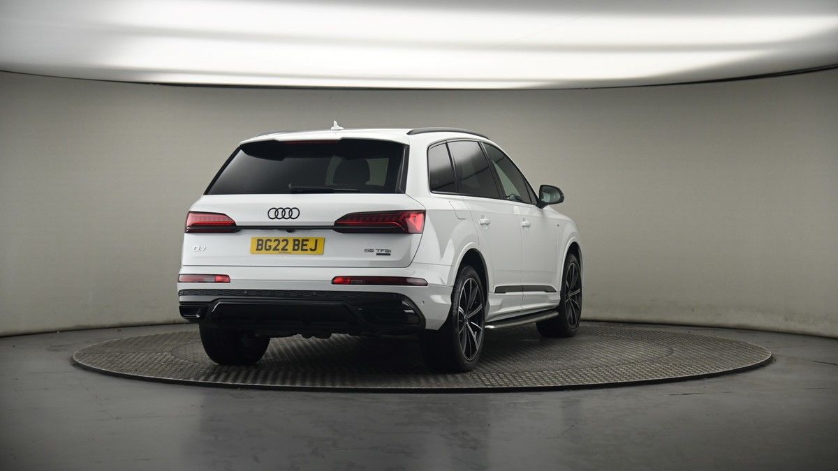 More views of Audi Q7