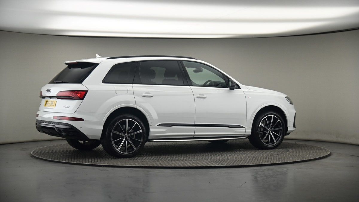 More views of Audi Q7