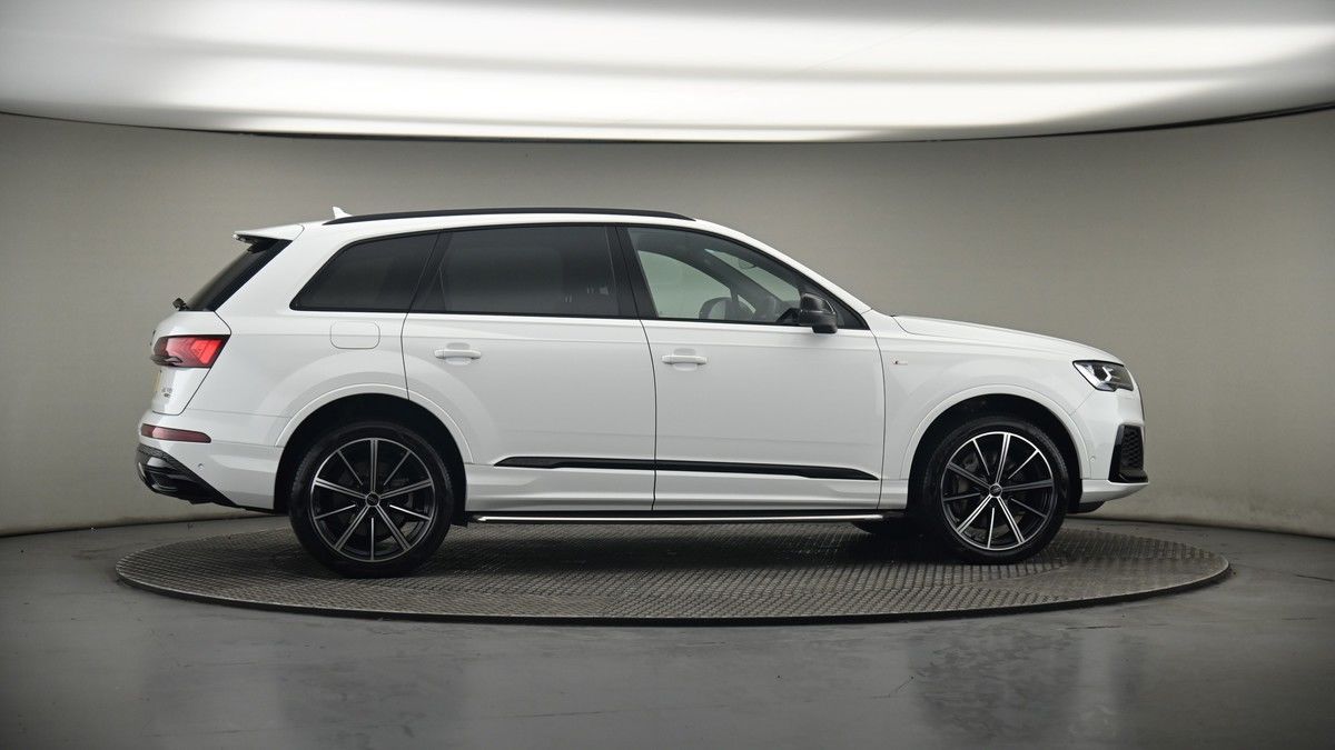 More views of Audi Q7