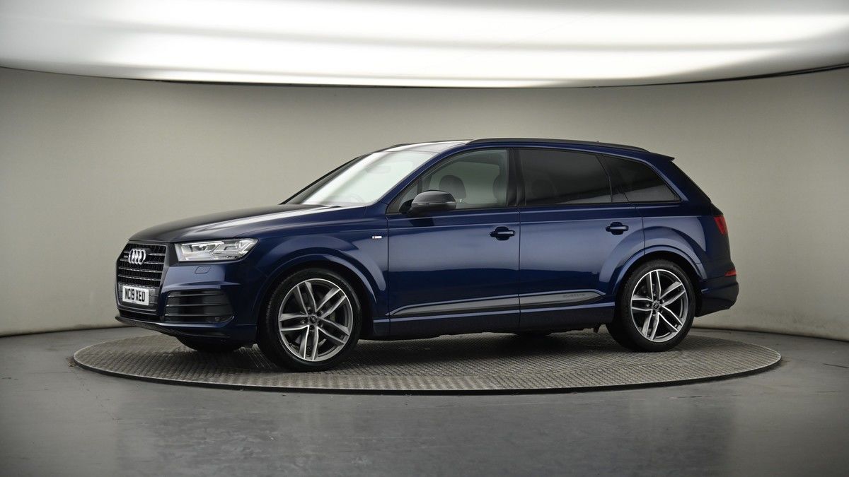 More views of Audi Q7