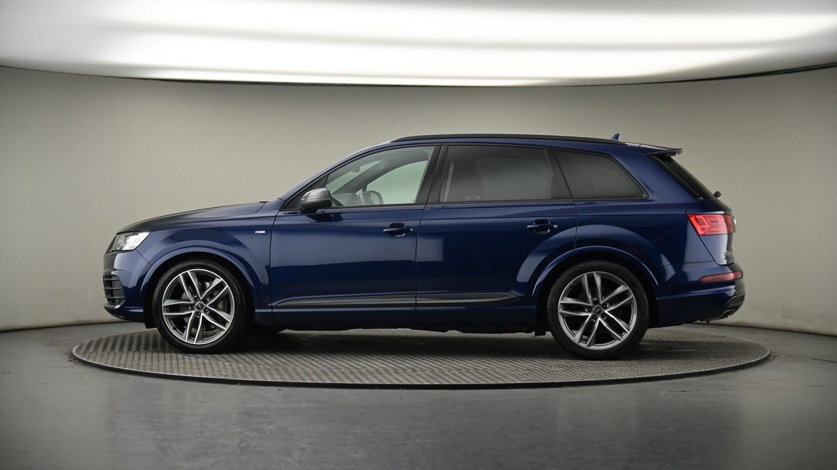 More views of Audi Q7