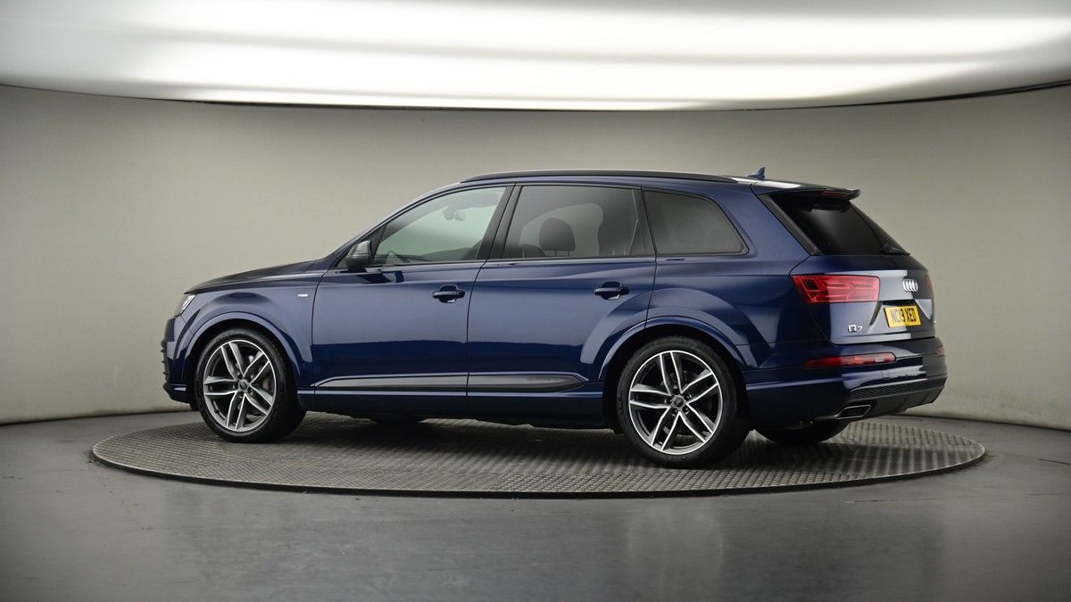 More views of Audi Q7