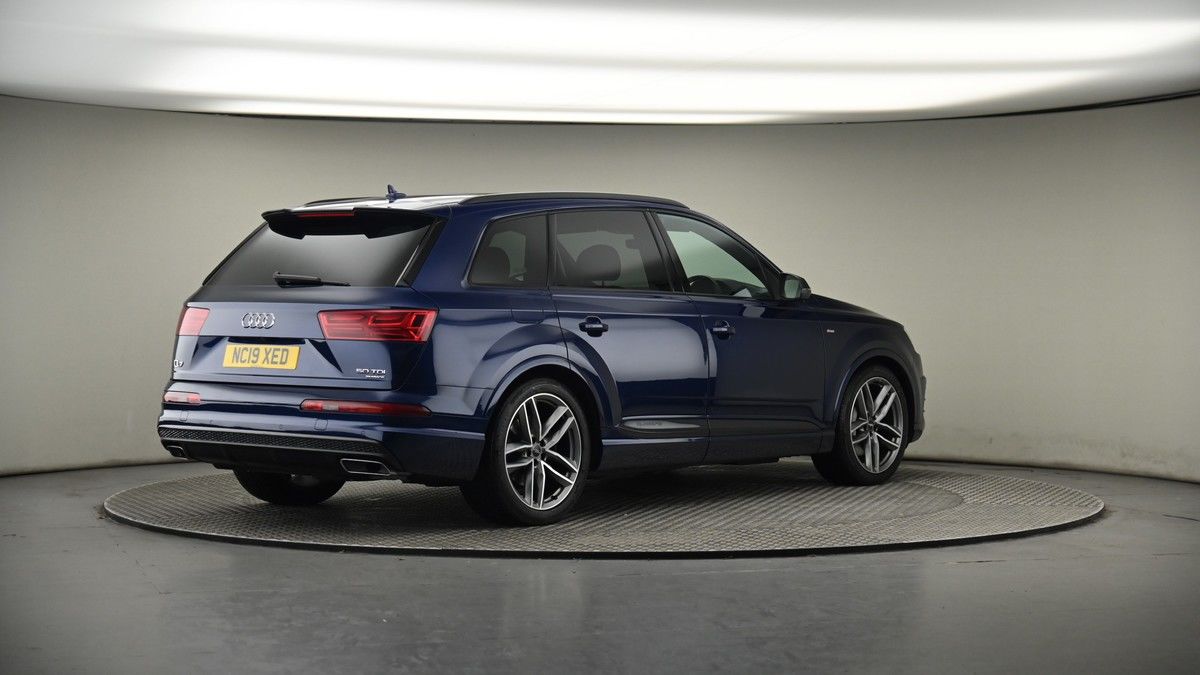 Audi Q7 Image 7