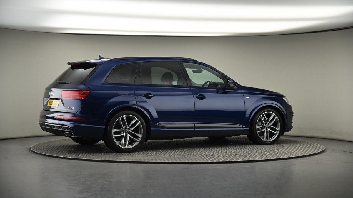 More views of Audi Q7