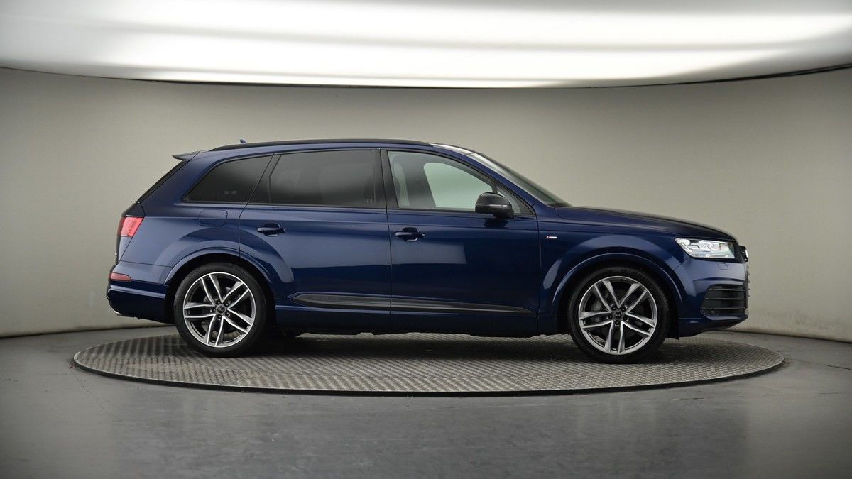 More views of Audi Q7