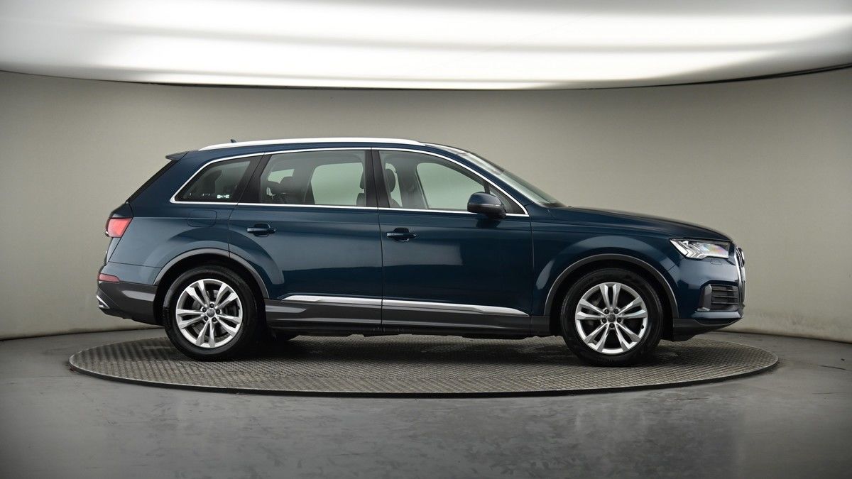 More views of Audi Q7