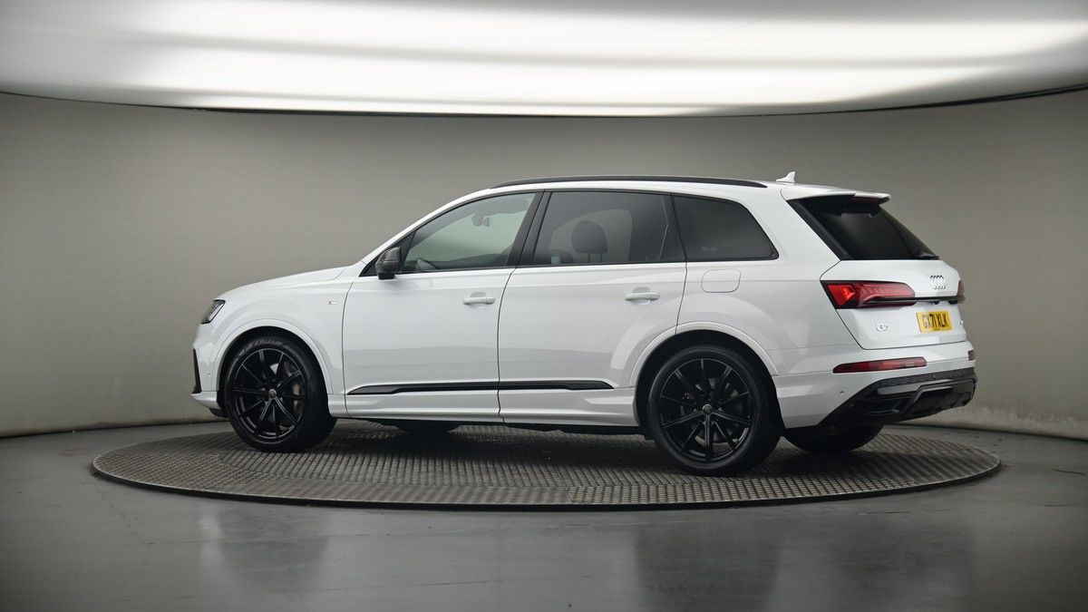 More views of Audi Q7