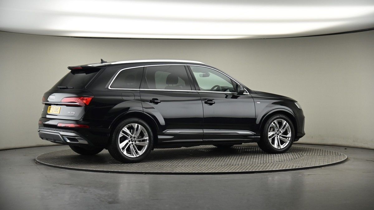 More views of Audi Q7