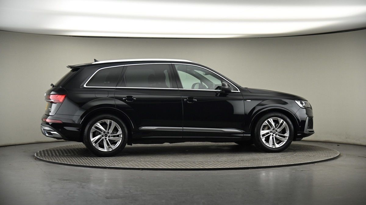 More views of Audi Q7