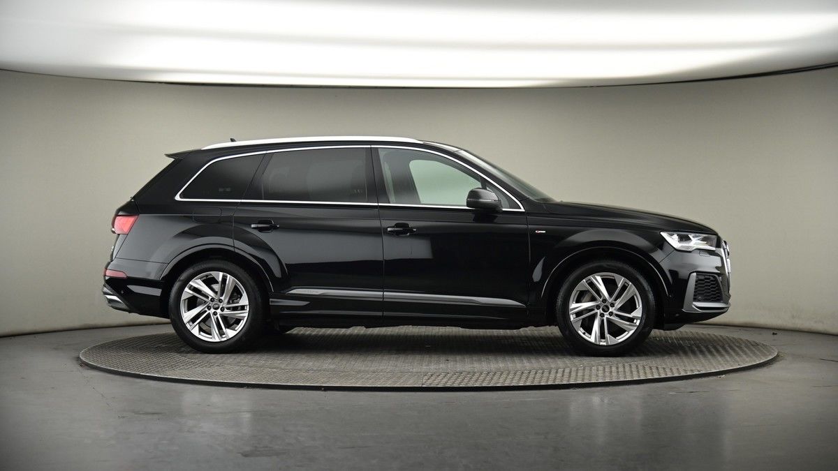 More views of Audi Q7