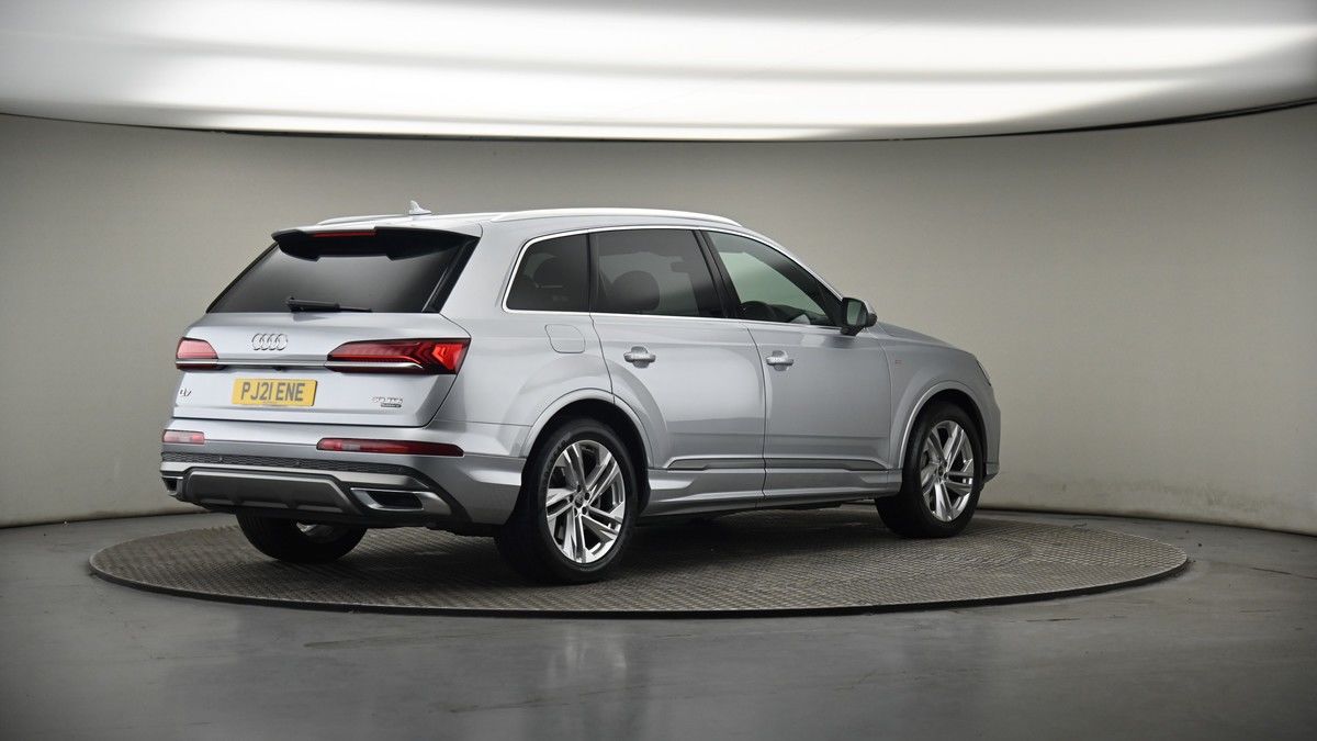 Audi Q7 Image 7