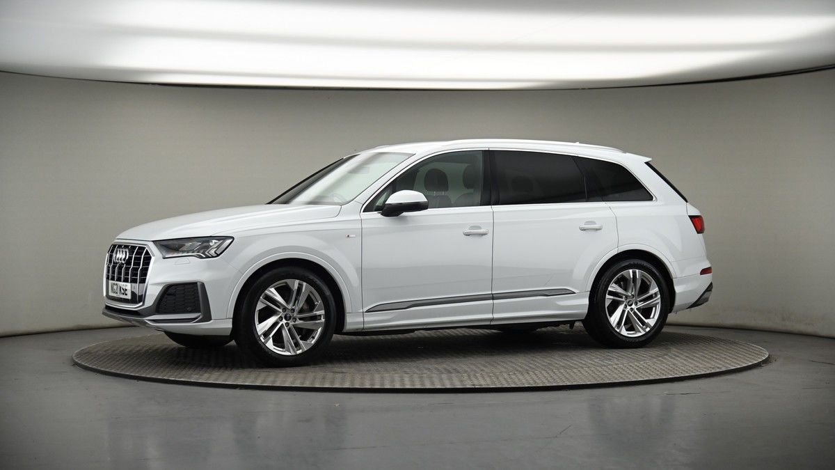 More views of Audi Q7