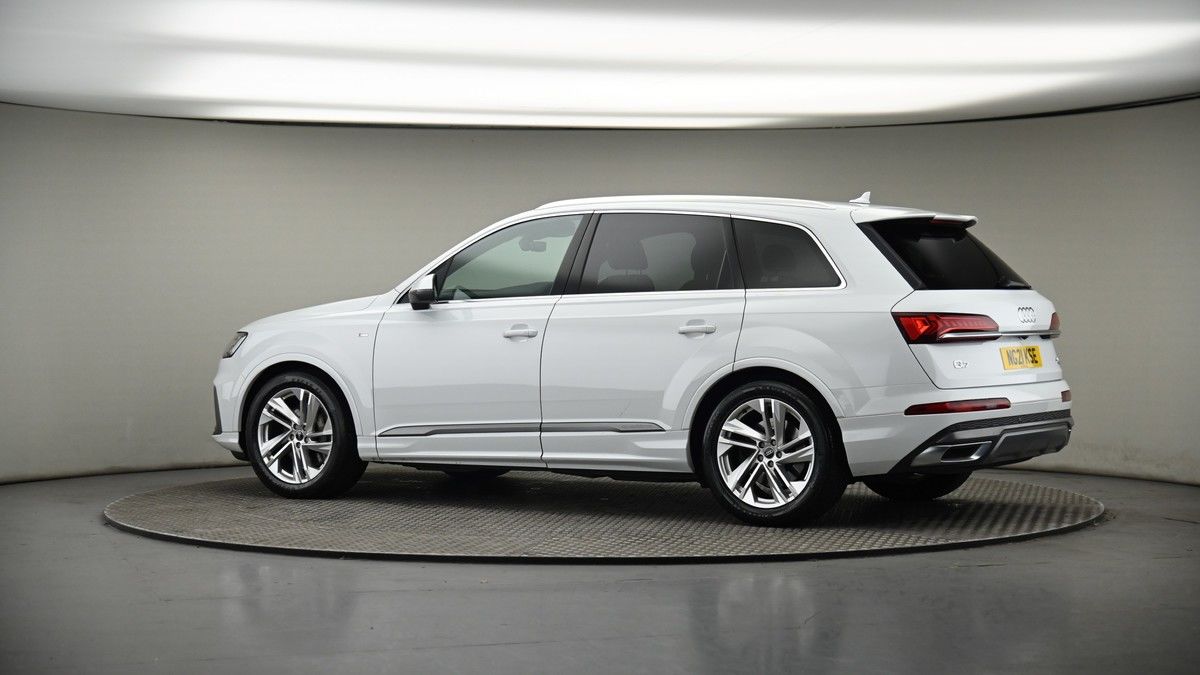 More views of Audi Q7