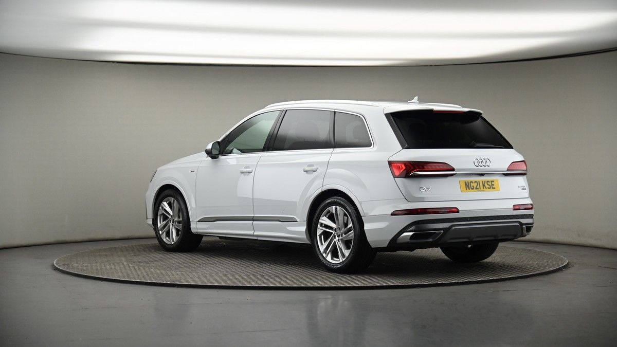 More views of Audi Q7