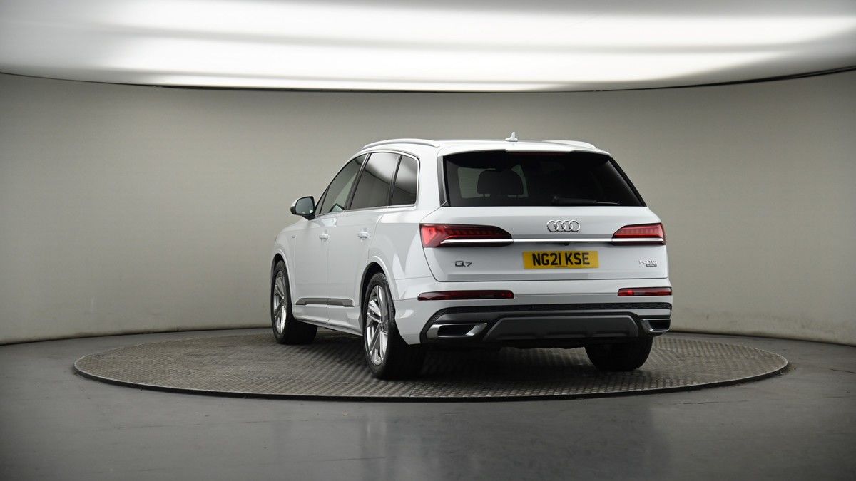 More views of Audi Q7