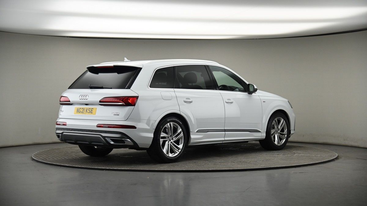 More views of Audi Q7