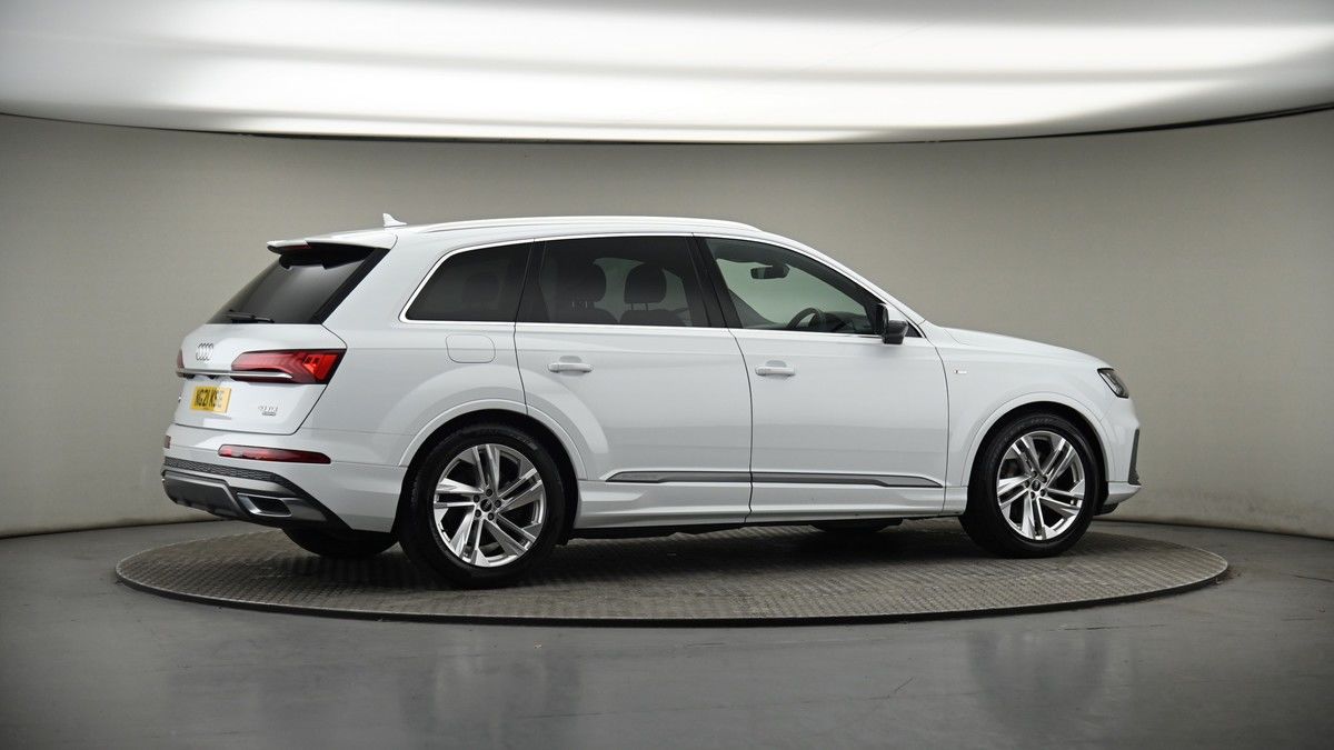 More views of Audi Q7