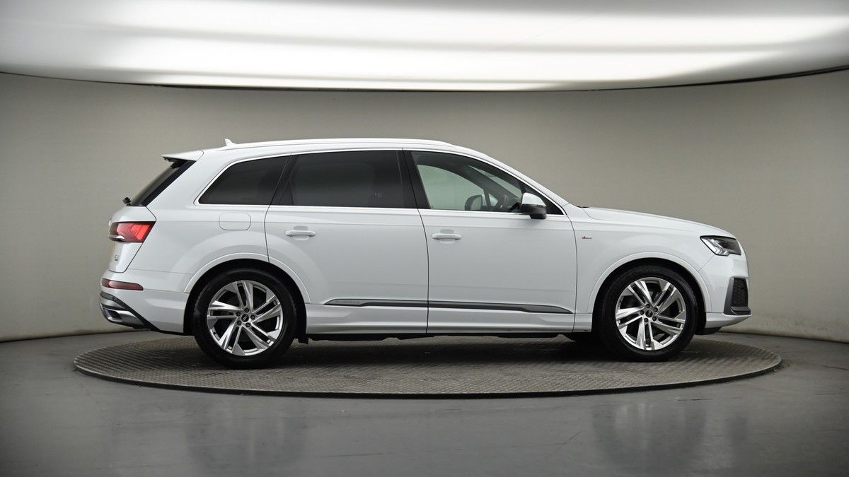 More views of Audi Q7