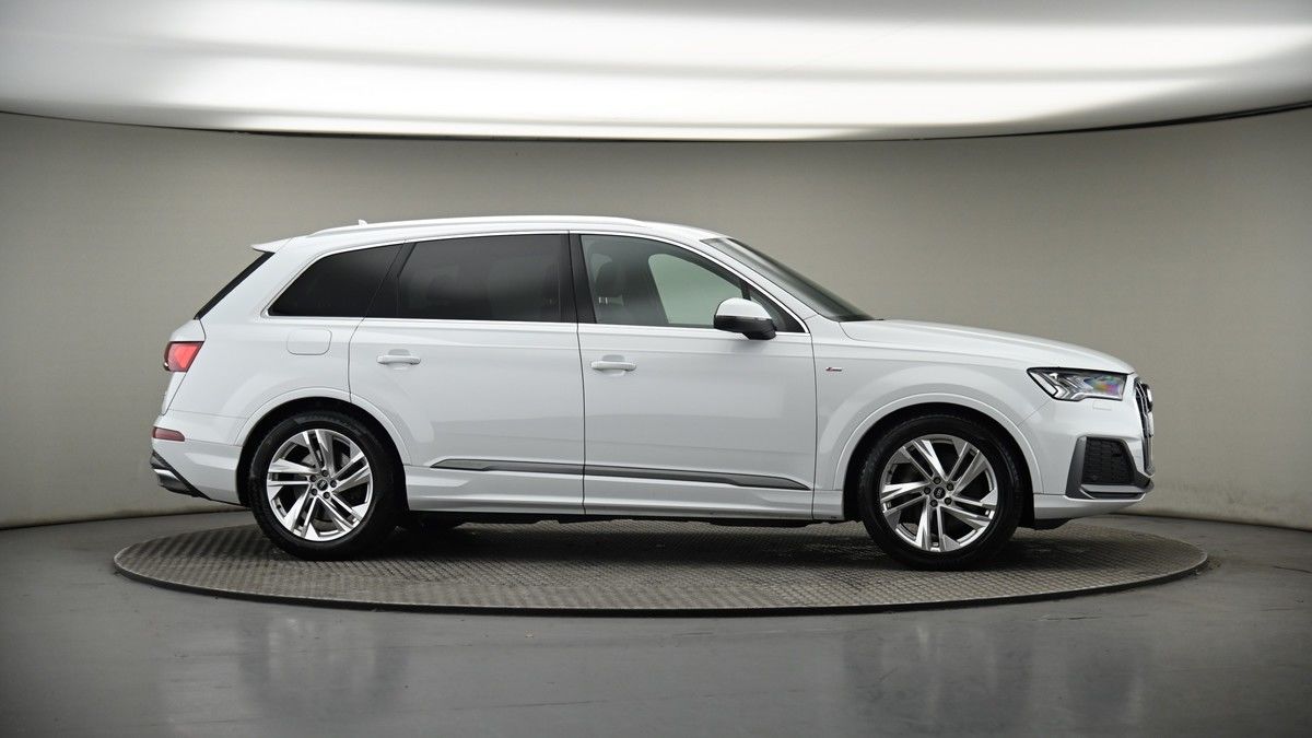 More views of Audi Q7