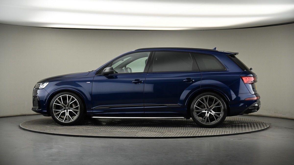 More views of Audi Q7