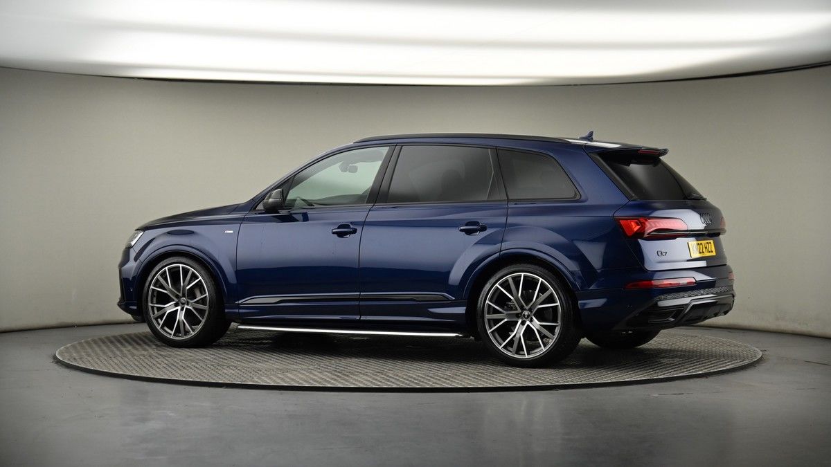 More views of Audi Q7