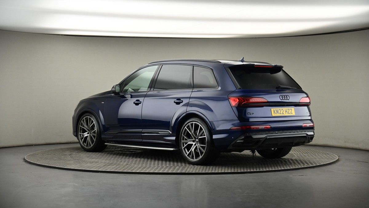 More views of Audi Q7