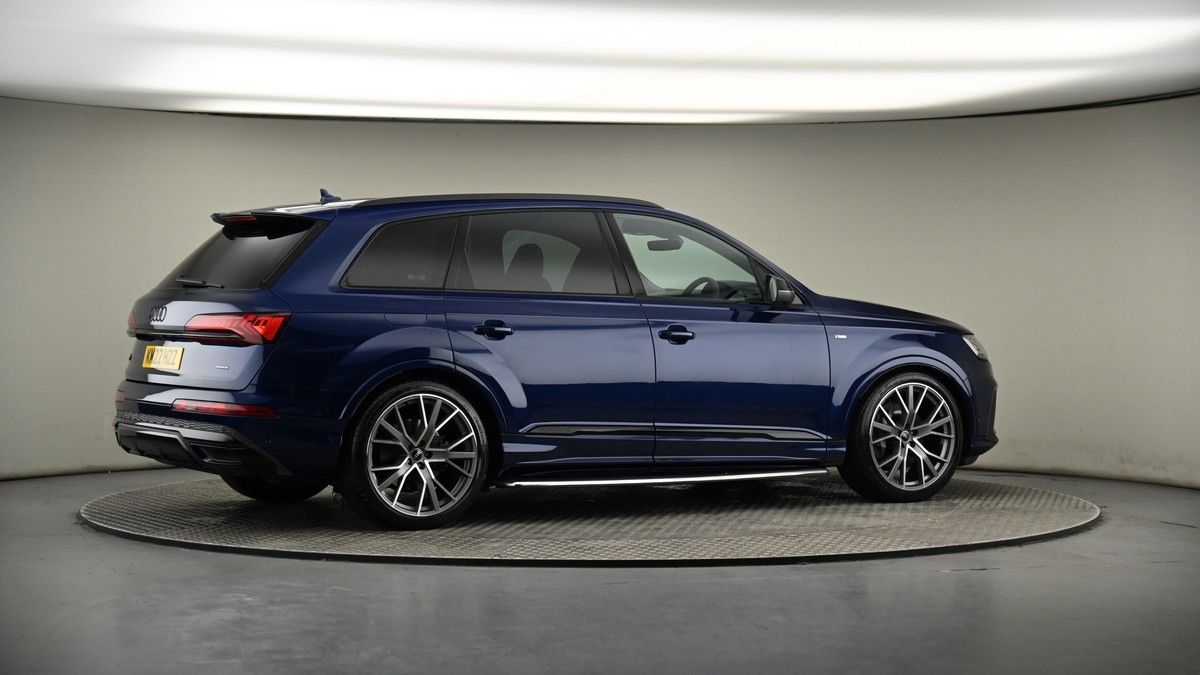 More views of Audi Q7