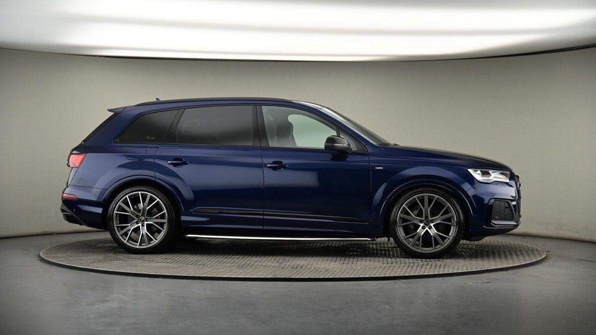 More views of Audi Q7