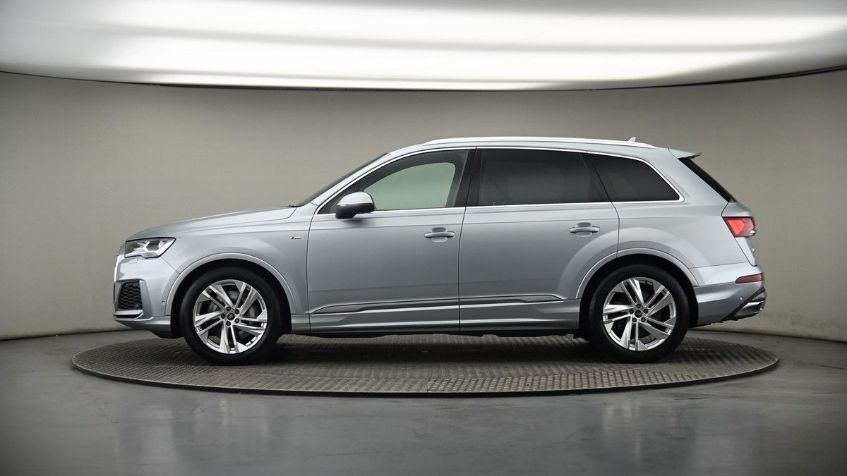 More views of Audi Q7