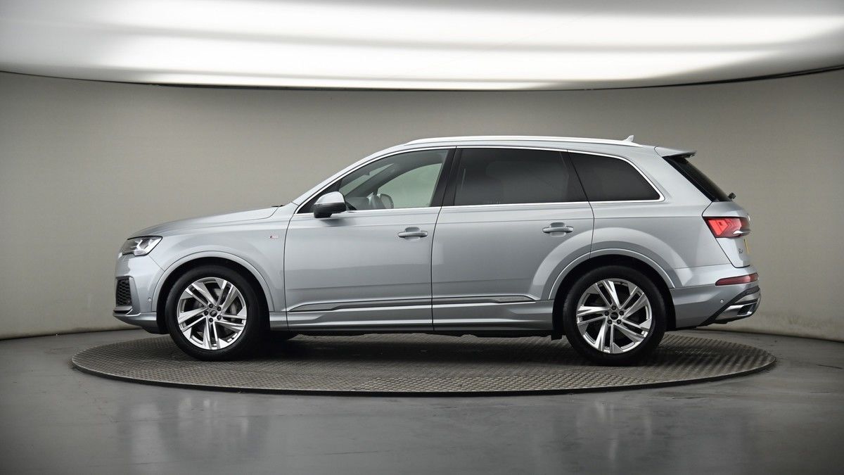 More views of Audi Q7