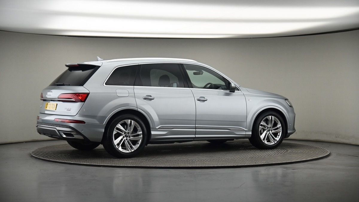 More views of Audi Q7