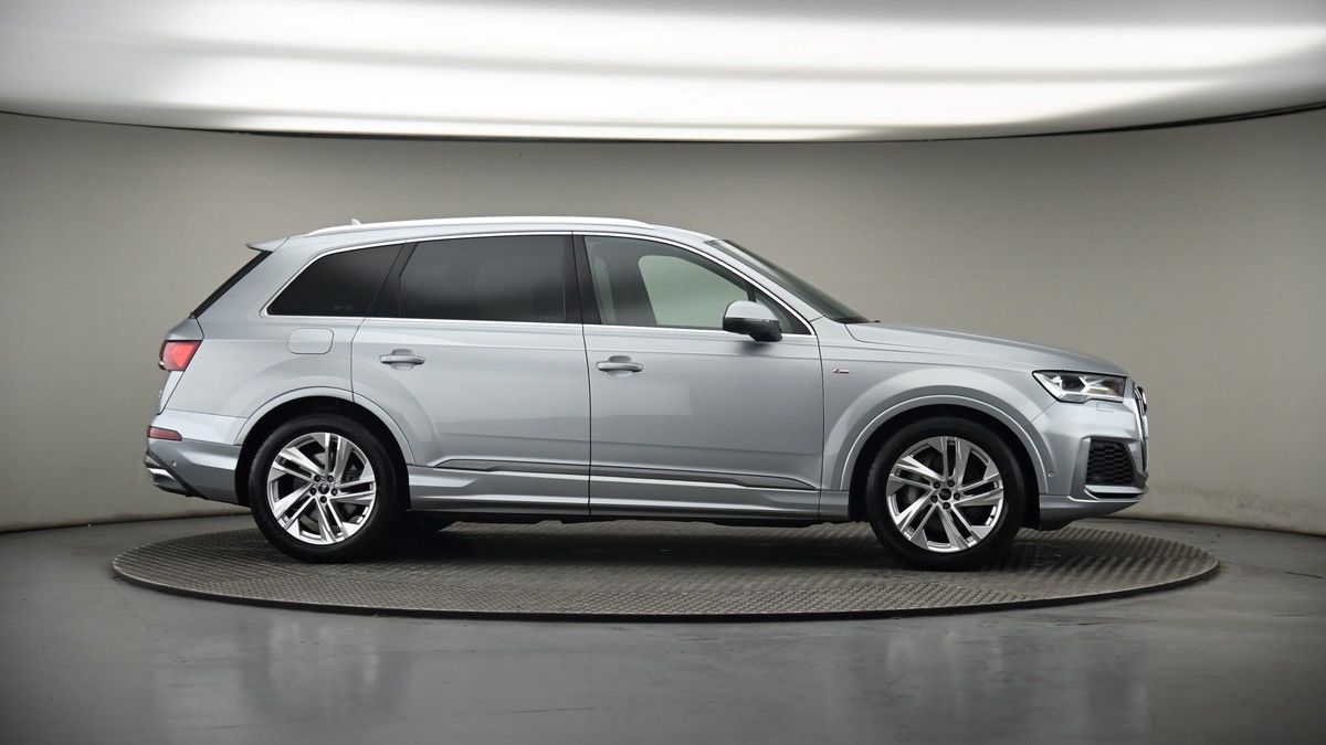 More views of Audi Q7