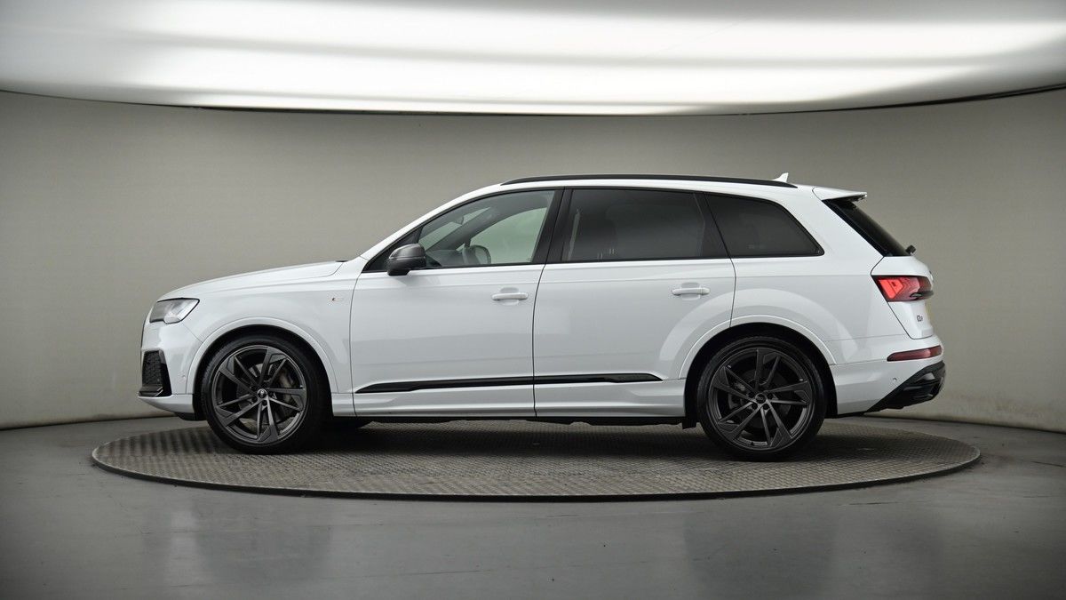 More views of Audi Q7