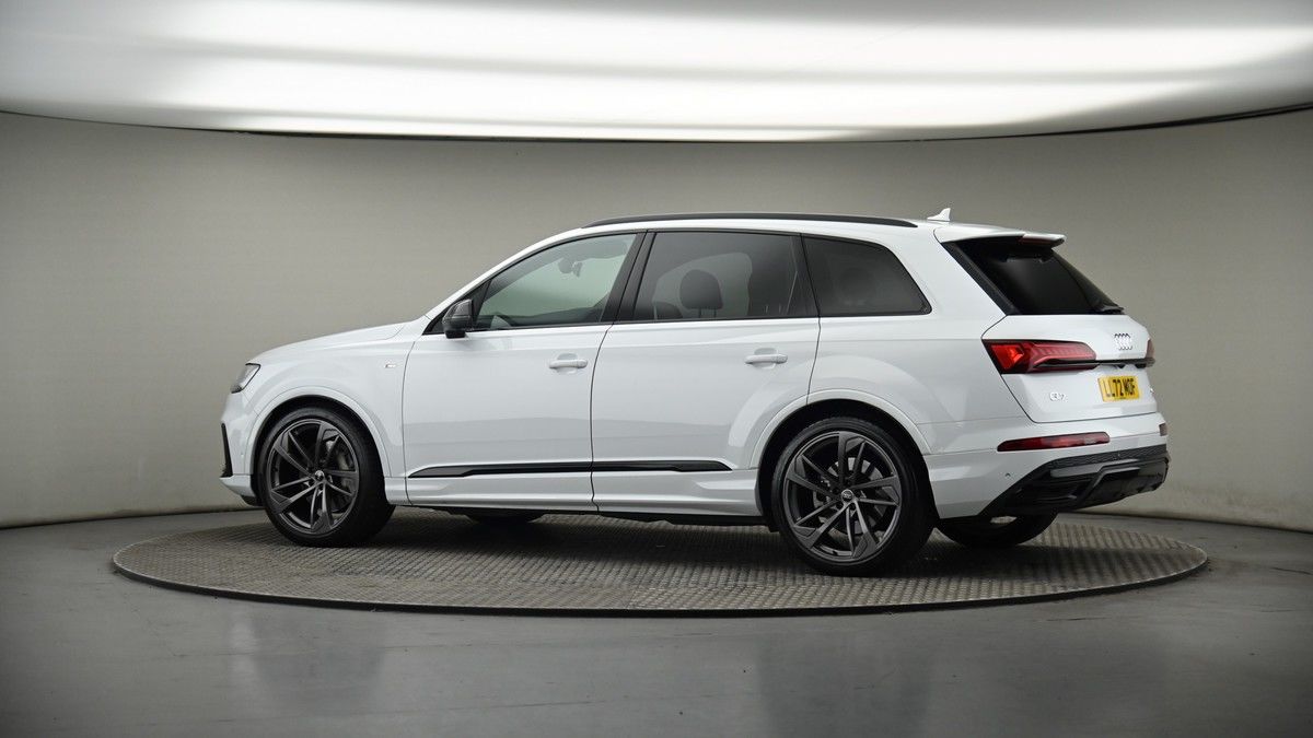 More views of Audi Q7