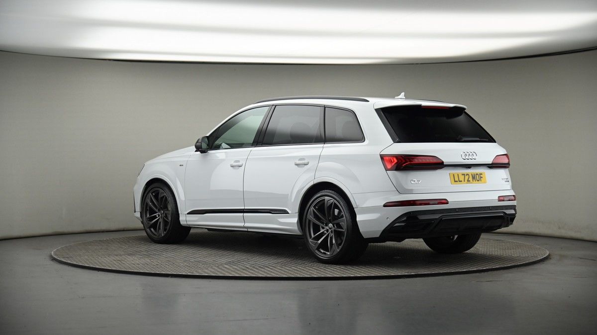 More views of Audi Q7