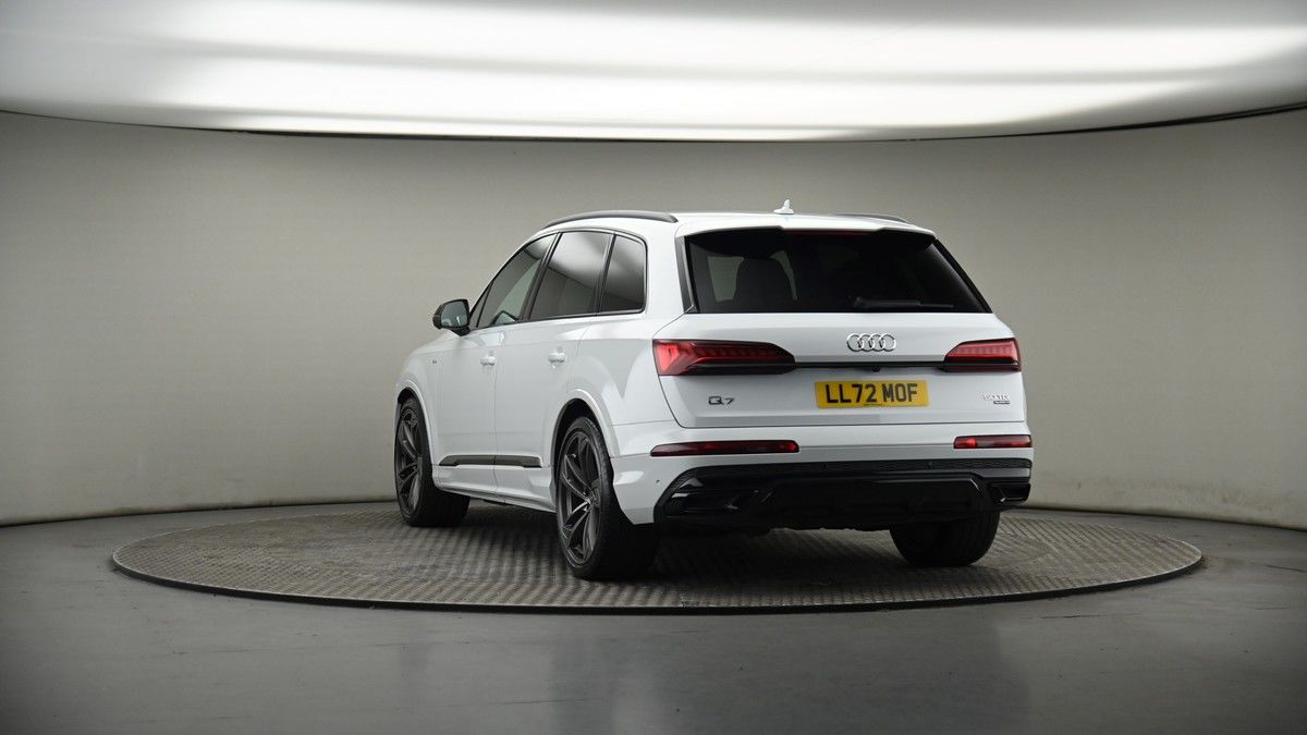 More views of Audi Q7