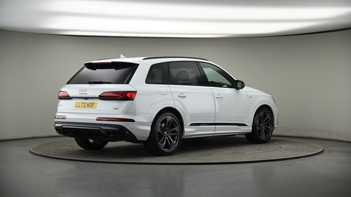 More views of Audi Q7