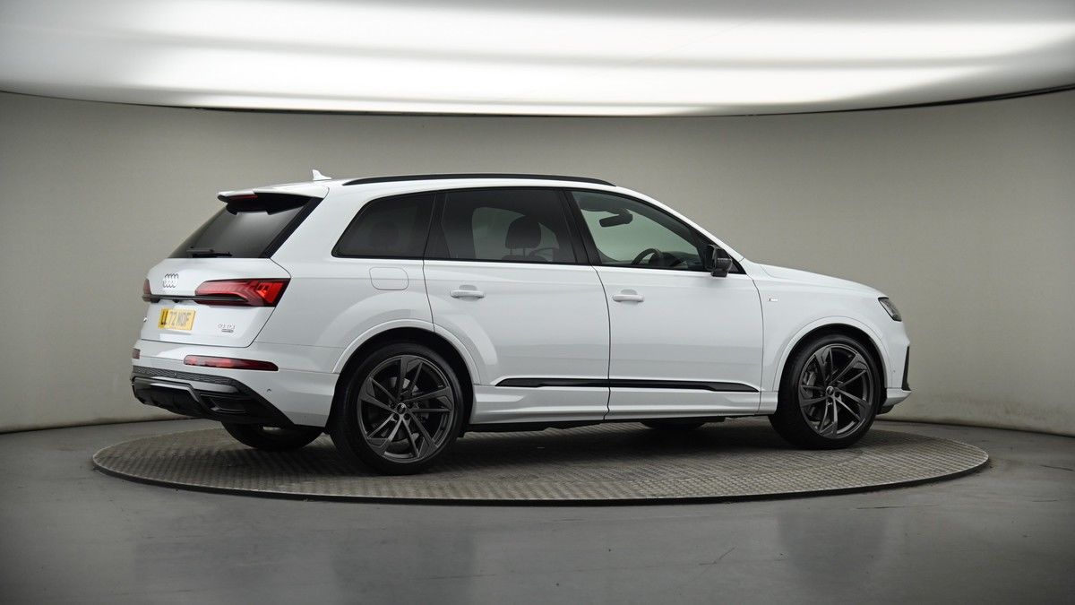 More views of Audi Q7