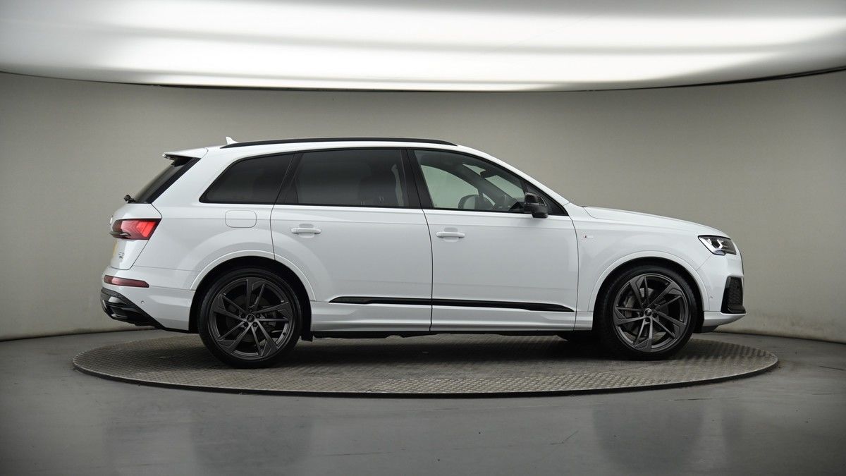 More views of Audi Q7