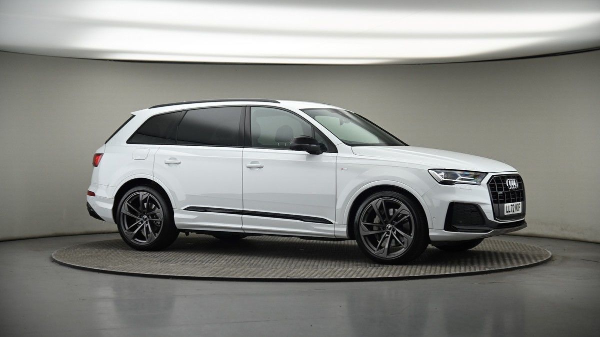 More views of Audi Q7