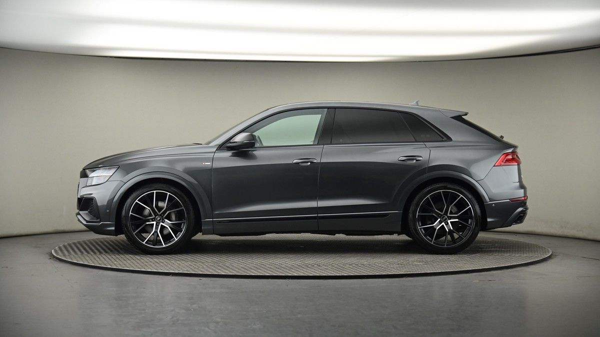 Audi Q8 Image 19