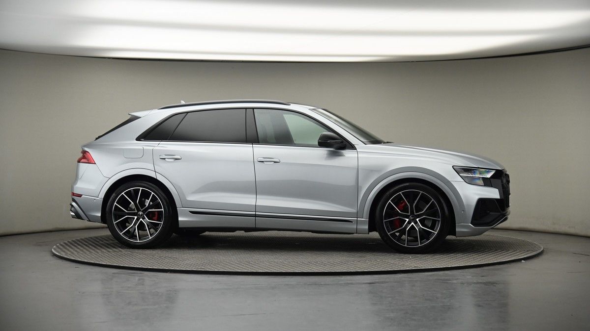 More views of Audi SQ8