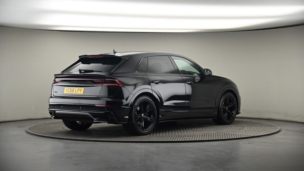 Audi Q8 Image 7