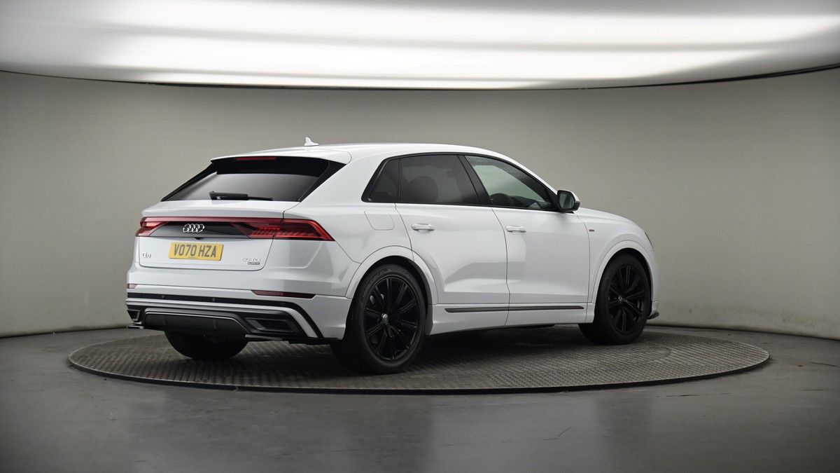 Audi Q8 Image 7